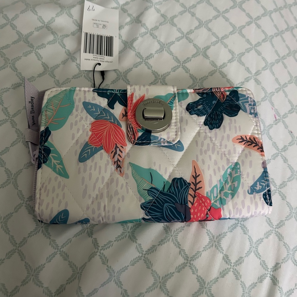 Vera Bradley tropical floral ultralight RFID turn lock wallet NWT..